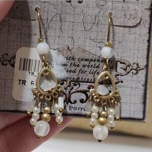 Treska White and Gold‎ Tone beaded dangle earrings new!!!